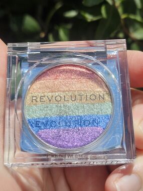 Revolution Beauty London Rainbow Beam Bright Highlighter
